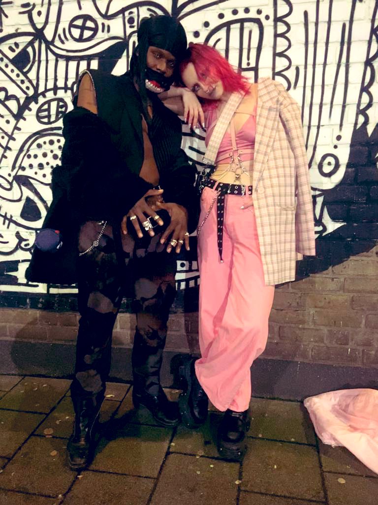 hetpka's tweet photo. Brats loveme, eYe guess it’s mutual. Btw. Eat your fruits #stayhydrated #NYE2023 #blackpunk #snowbunnies #lionseason https://t.co/akfxNHOa68