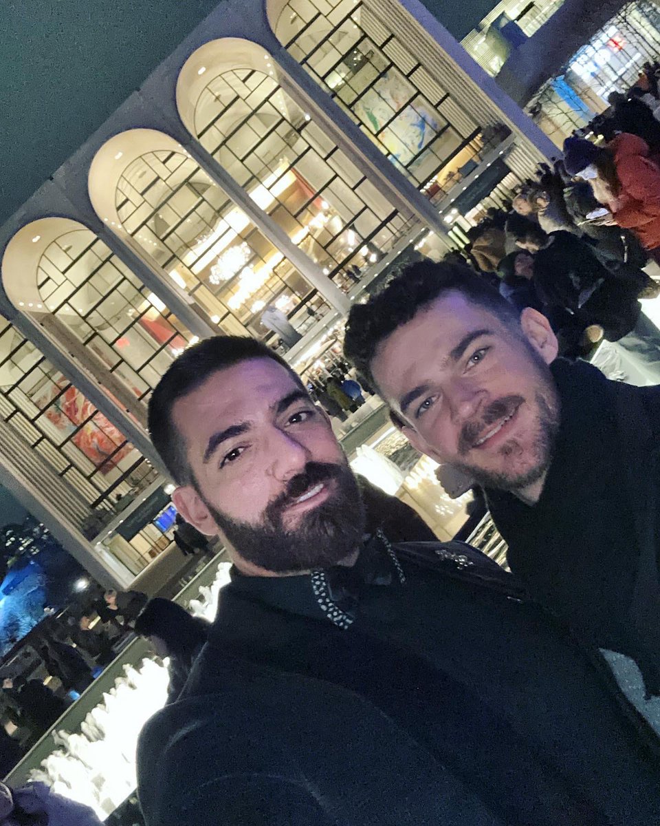 TheGayGaston's tweet photo. Gay Date Night 🌈 https://t.co/Hl3kIzUNIe