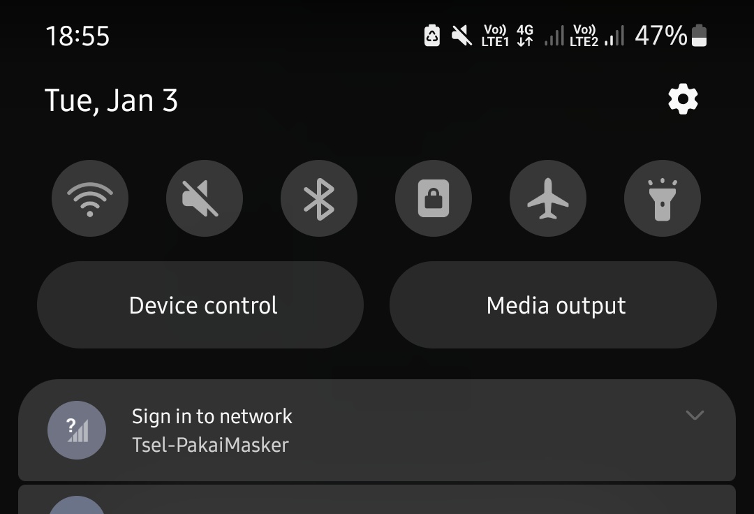 znurulz's tweet photo. @Telkomsel admin mau tanya kenapa sinyal telkomsel gak penuh ya bar nya? terus pas kemarin saya diluar kota malah gak bisa dipake samasekali padahal saya nggak beli kuota yang internet lokal https://t.co/mSApzRqatA