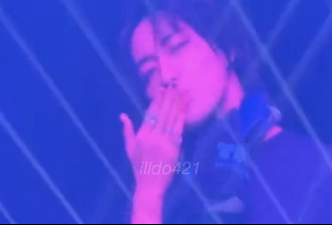 RUTOSFEED's tweet image. flying kisses from haruto~ so cute 🥹