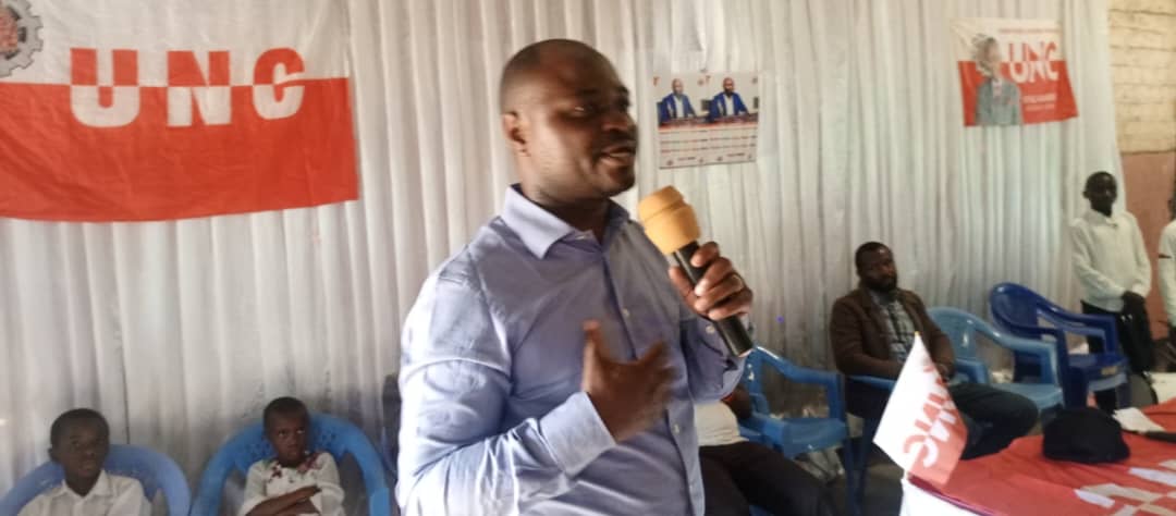 djibrilmobiono1's tweet photo. Celui qui fait la fierté du parti cher à l'honorable @VitalKamerhe1 l'homme fort mon général 5 étoiles @BillyKambale1 toujours dans l'objectif de #150 députés au sein de #uncrdc
@BillyKambale1 
@yvesnswal 
@MichelMoto1 https://t.co/Do8u2ZeDE0