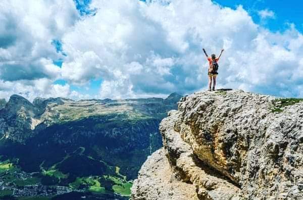 belisahealthy's tweet image. How can you strengthen your connection to others as you pursue your goal? 🙏🏻🧘😌🕊️♥️🤝 #namaste, #forgivenss, #reconnecttonature, #belief, #meditation, #service, #positiveemotions, #flowstate
greatergood.berkeley.edu/article/item/h…