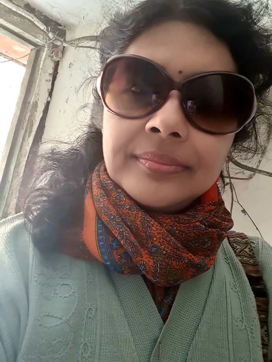 KeyaDasgupta4's tweet photo. First pics of 2023 #TodayisCold #ColdJanuary #Brrrr 🧡😤 https://t.co/j7uFDu1QJK