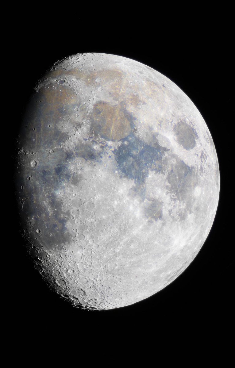 M1ONLOVER's tweet photo. First Moon of 2023 https://t.co/s90qPE70DJ