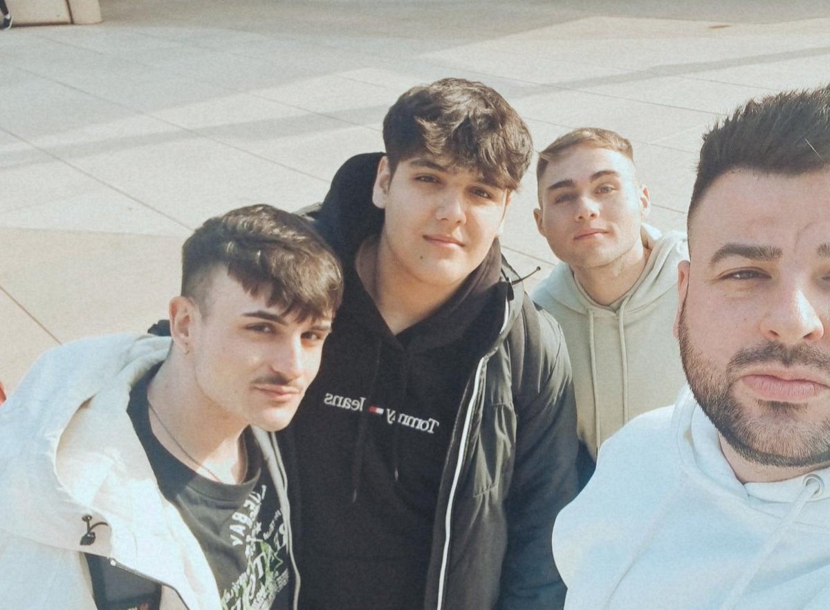 Aquí con los chavales de excursión 😝