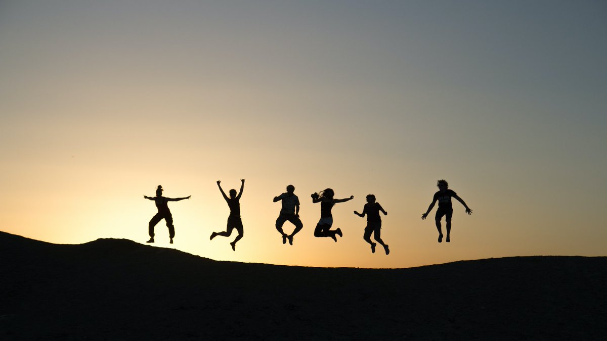 waren_e's tweet photo. Willkommen im neuen Jahr! Das Team des #warenvereins freut sich auf 2023. Treffen Sie uns im Februar auf der Biofach Messe in Nürnberg, auf unserem Sommerfest im Juni an der Außenalster und natürlich auf unserem ETM und traditionellen Jahresessen im November in Hamburg. https://t.co/vC2tisjSsV