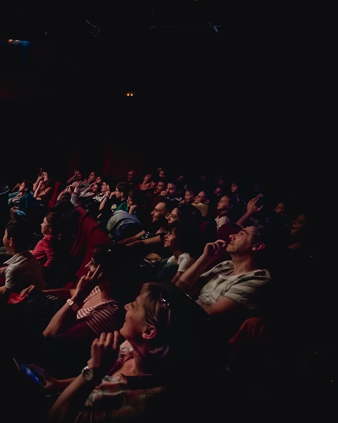 MagiaMajara's tweet photo. ¡Qué felices somos cuando venís a vernos! 💜💜💜💜💜

 #magia #magiamajara #teatromadrid #diversionasegurada #diversion #magos #frasesmagia #lamagiaestaenti #proximaparadamagiamajara #planesconniños #padres #niños #planesenfamilia #teatroparaniños #te… https://t.co/yBsHvtksY1 https://t.co/qfBqG0a6LK