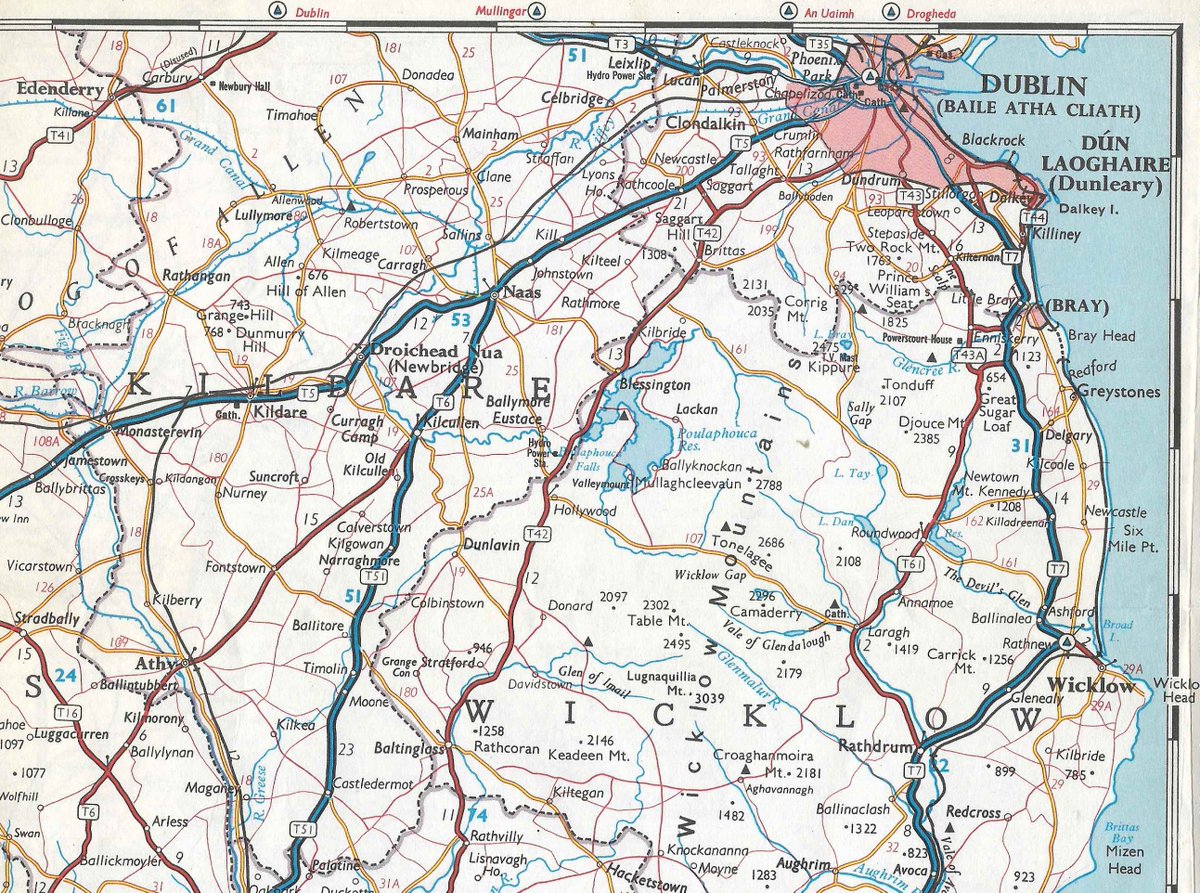 KendallsMaps's tweet photo. 1965 Shell map of Ireland. Two-sided; a tight squeeze fitting it all on. No room for any north/south overlap. Not too helpful if travelling through and around Dublin
#mapping #shell #ireland #dublin https://t.co/7zgj5G5BEn