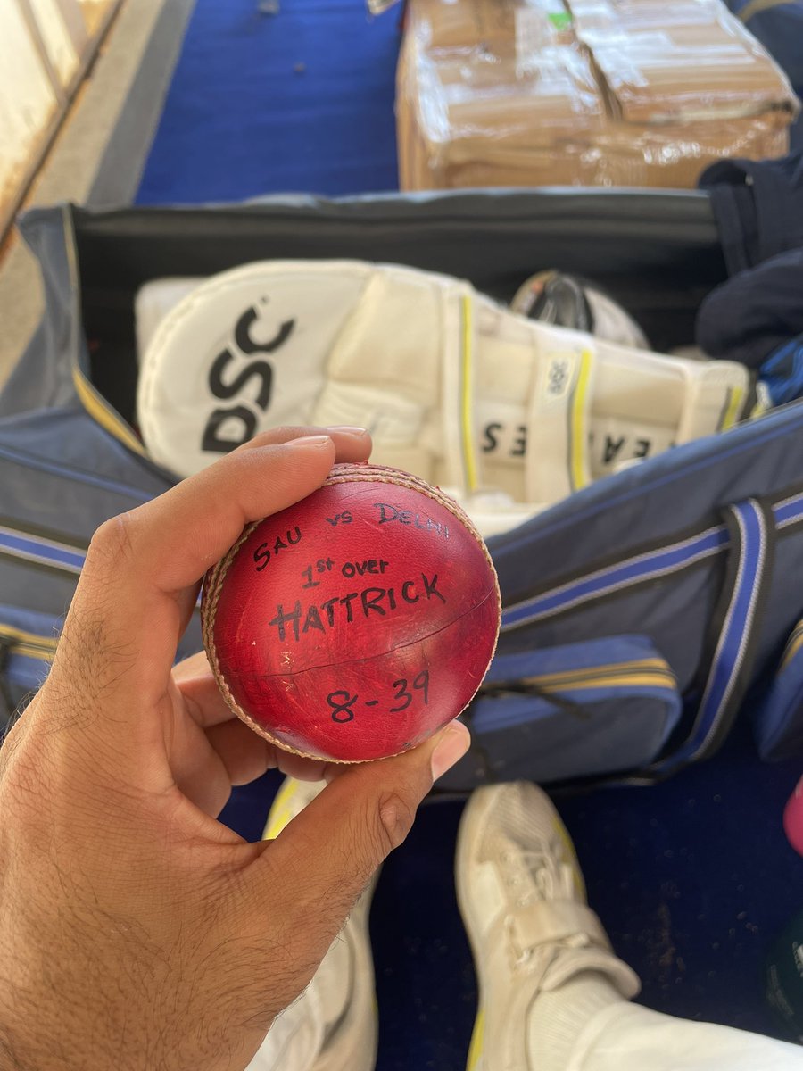 Dear red ball.. 😇❤️

#RanjiTrophy