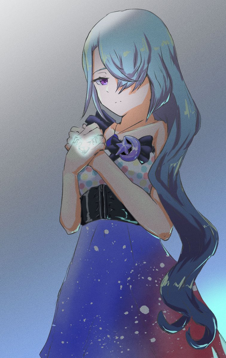 ふとした夜に誰から貰ったのかも忘れてしまった大切な宝石を握って儚い表情を浮かべているコスモさんを見たそふぃも居たんだろうなあって 