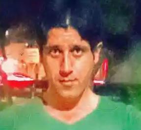 HichkasOfficial's tweet photo. #MohammadHosseini’s life is in danger...Let’s be his voice...

The Islamic Republic tortured Mohammad and now wants to murder him...

The only way all the prisoners are freed and all the executions come to an end is overthrowing this regime… 

 photos: @mamlekate https://t.co/MiYxiqEDW9