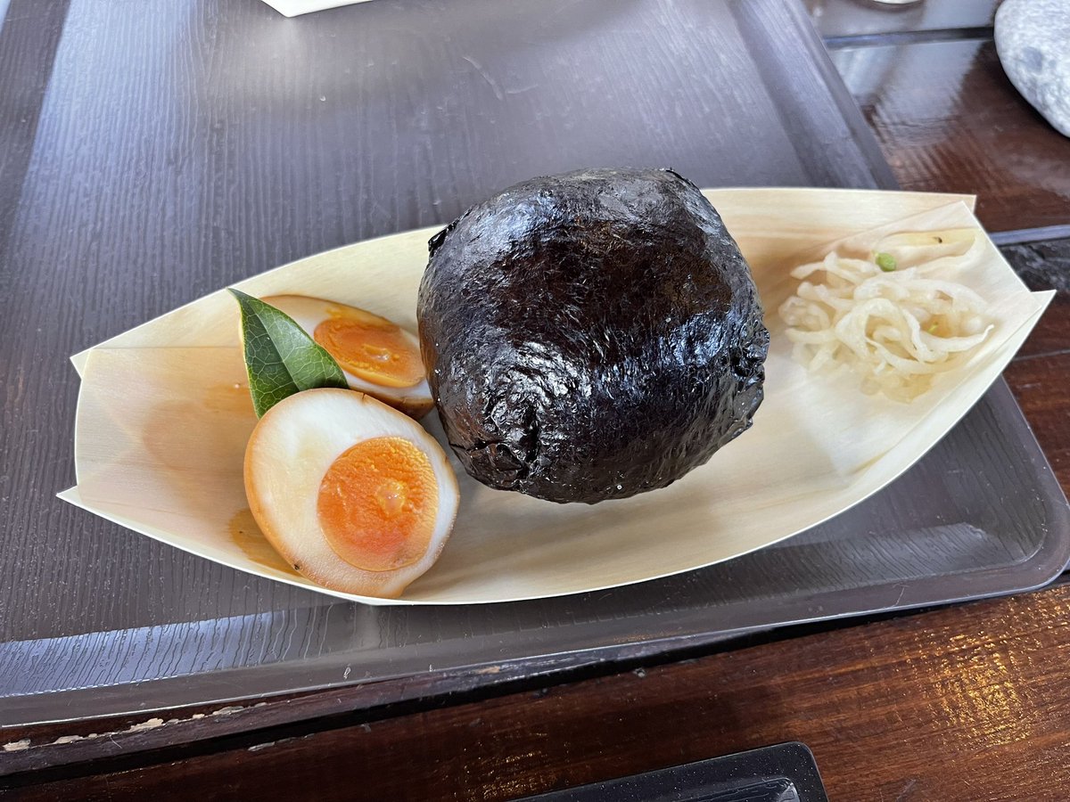 VOXY8822's tweet photo. 『炭鳥 蔵 筏 IKADA』
筏セット1500円
(鶏もも・ばくだんおにぎり・味たまご・昆布汁)
2023.01.02訪問
受付で先注文
現金会計のみ
店舗P利用
#筏
#IKADA
#地鶏の炭焼き
#ばくだんおにぎり
#青梅市
#御嶽
#利尻昆布
#とうきょう特産食材使用店 https://t.co/QmANt6tMCD