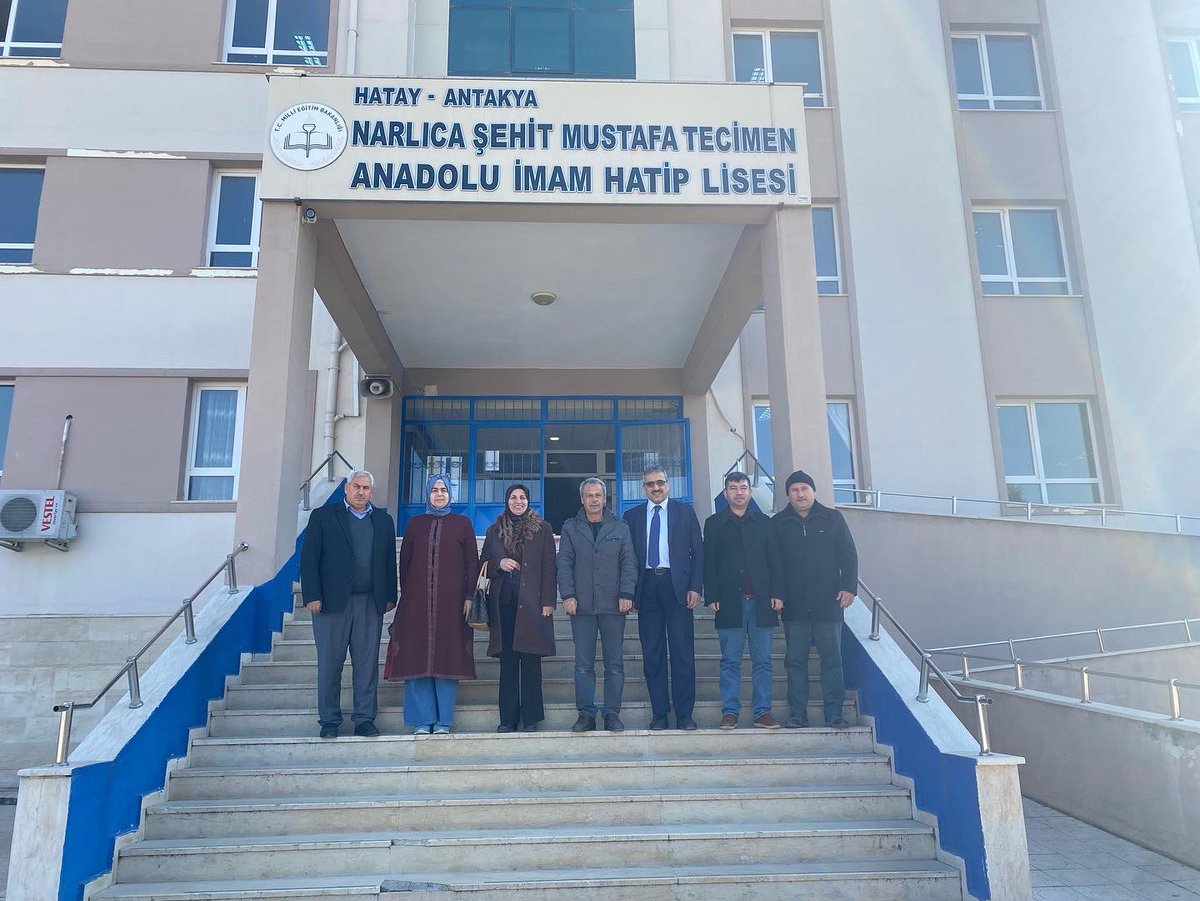 HzAyseAIHL's tweet photo. Antakya İlçesinde ki İmam Hatip Lisesi Müdürleri Şehit Mustafa Tecimen AİHL de İsmail SARIOĞLU’nun ev sahipliğinde toplanarak İmam Hatiplerle ilgili genel durum değerlendirmesi yapıldı @hatimder @SeyitAliBuyuk @AhmetTecimen @hataymem  #HzAyşeEğitimdeÖncü https://t.co/Fcelsz7bPa