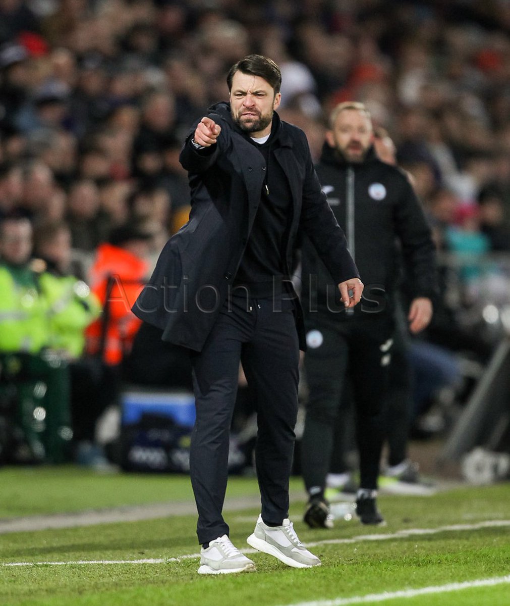 pauljenkinspix's tweet photo. A few from Swansea City v Burnley yesterday #SWABUR https://t.co/drAWbaik8M