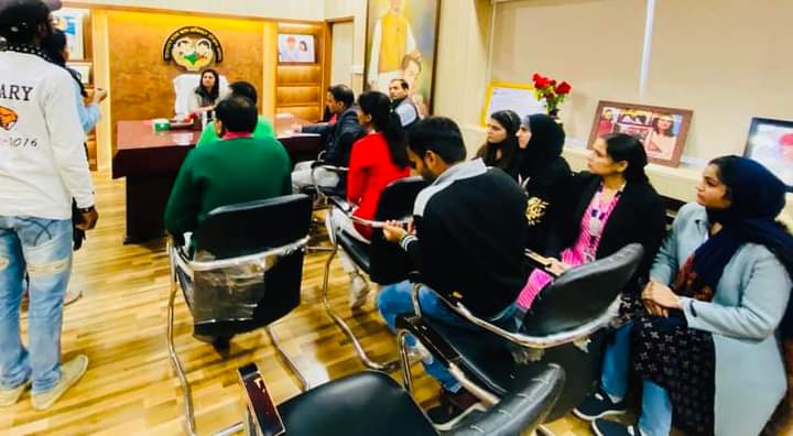 rscpcr's tweet image. बाल आयोग अध्यक्ष संगीता बेनीवाल का जयपुर दौरा।
आयोग कार्यालय में आगंतुकों से की शिष्टाचार मुलाकात।
@RajCMO 
@SangeetaBeniwa3 
@shiv_naga 
@AkhilNSJaipur