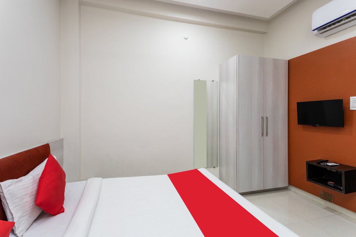 Desaimahend's tweet photo. Namaste!  #JMC_HOTEL_STAR_INN_STAR_SQUARE_INDORE https://t.co/GBvn2gyVmo https://t.co/ZvtB0CFbDC