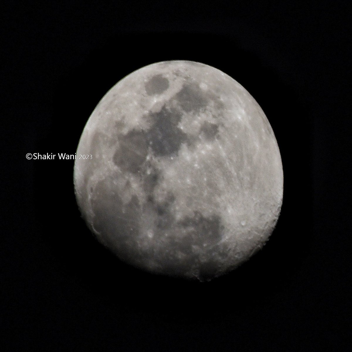 Just a Click #Moon #moonlight #moonlovers #shakirwani #india #kashmir #indiaclicks #kashmirclicks #indiaphotos #kashmirsky #kashmirinmylens #kashmirframes #kashmir #kashmirshots #nikonphotography #nikonindia #indiaphotography #instapix #youtubeindia #shakirwaniphotography