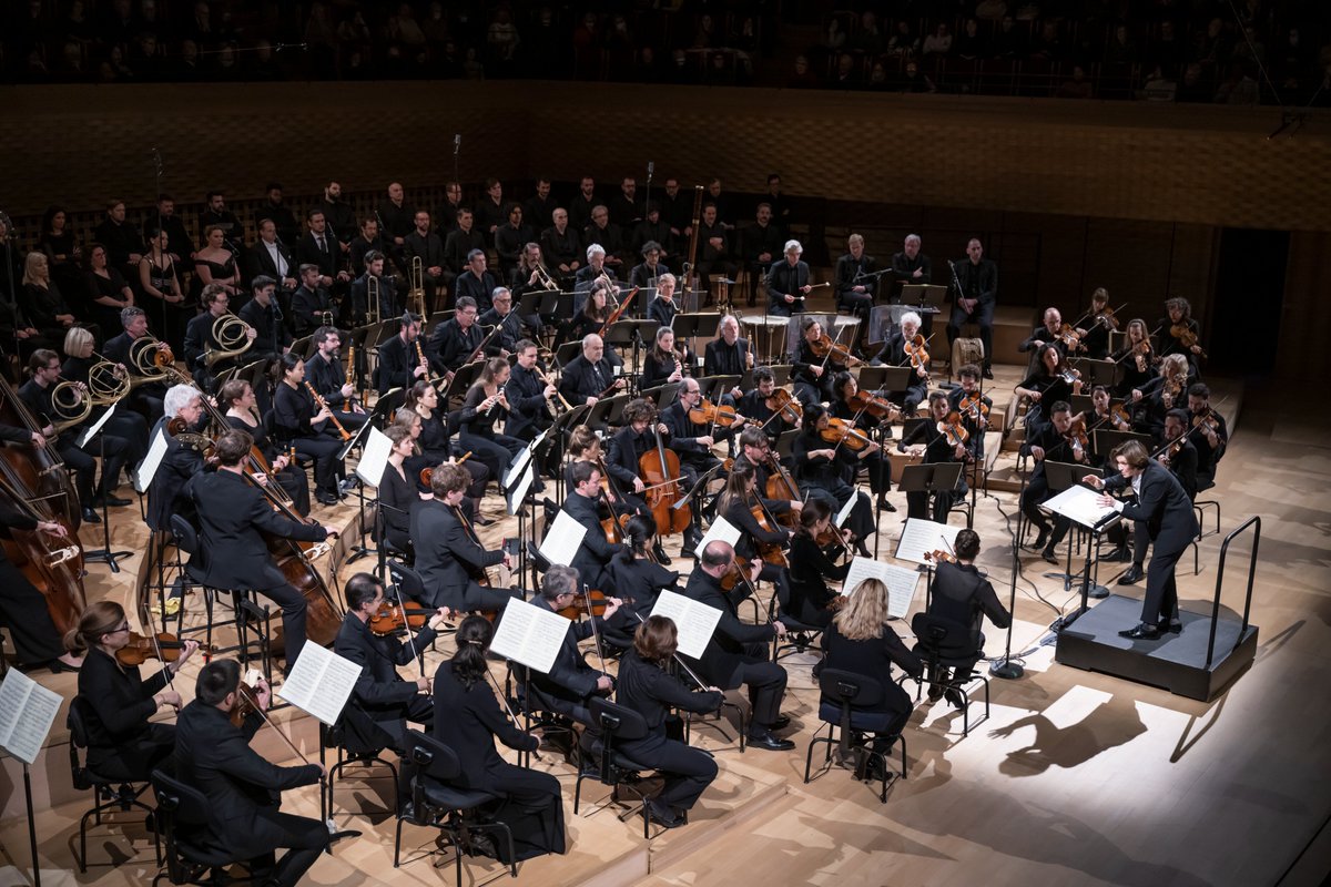 Insula orchestra (@insulaorchestra) on Twitter photo Bonne année 2023 🥳 Ouvrons l’année en beauté, avec du Mozart ! Nous vous retrouvons à <a href="/LaSeineMusicale/">La Seine Musicale</a> les 19 et 20 janvier avec la “Symphonie concertante pour violon et alto” avec Alexandra Conunova et <a href="/AdrienLaMarca/">Adrien La Marca</a> : bit.ly/mozart-concert…
📷 © Julien Benhamou Bonne année 2023 🥳 Ouvrons l’année en beauté, avec du Mozart ! Nous vous retrouvons à <a href="/LaSeineMusicale/">La Seine Musicale</a> les 19 et 20 janvier avec la “Symphonie concertante pour violon et alto” avec Alexandra Conunova et <a href="/AdrienLaMarca/">Adrien La Marca</a> : bit.ly/mozart-concert…
📷 © Julien Benhamou