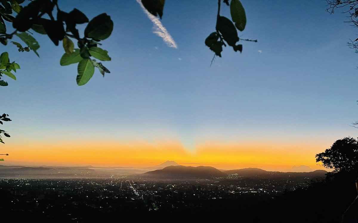 LalitoRun's tweet photo. Se despierta la ciudad… 🌄 https://t.co/60GI9PoW4v