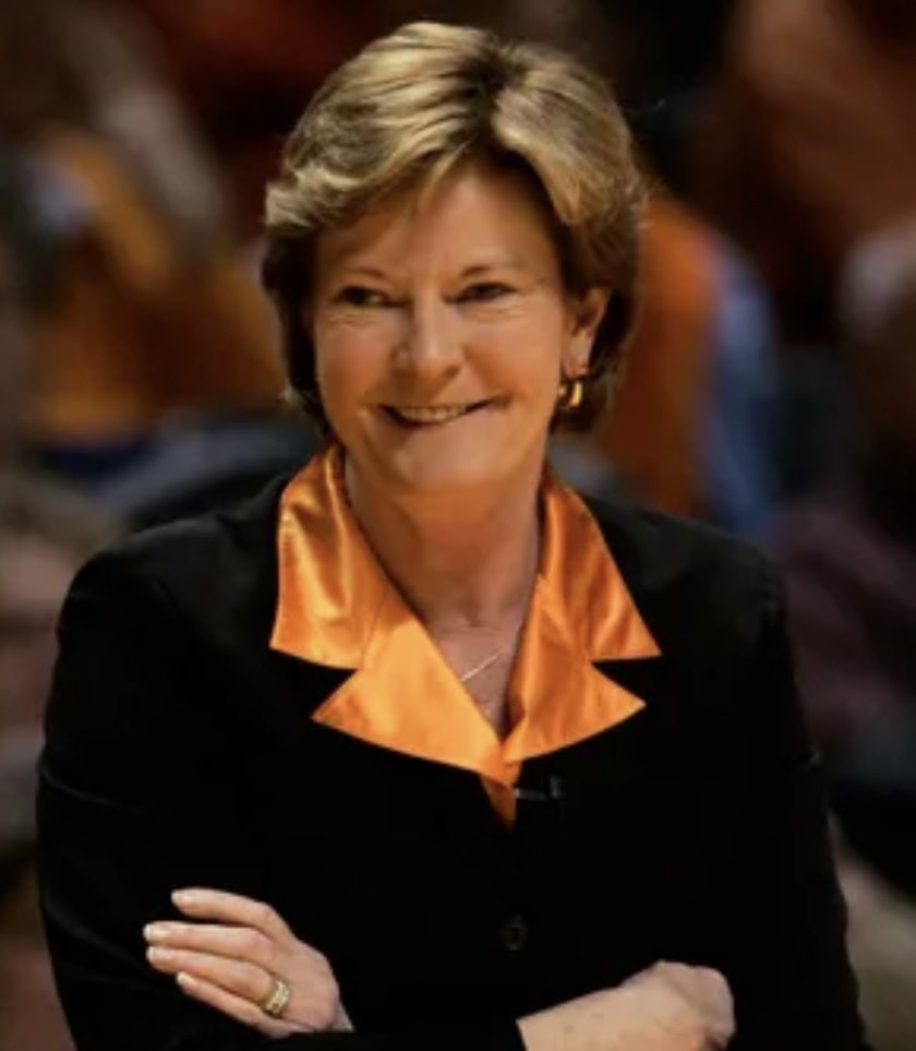 TweetsbyCoachP's tweet photo. "A guy raised his hand and asked if I had any advice when it came to coaching women. I gave him a death-ray stare and said, 'Don't worry about coaching women, just go home and coach basketball'."

- Pat Summitt https://t.co/fuTuzWt2CG