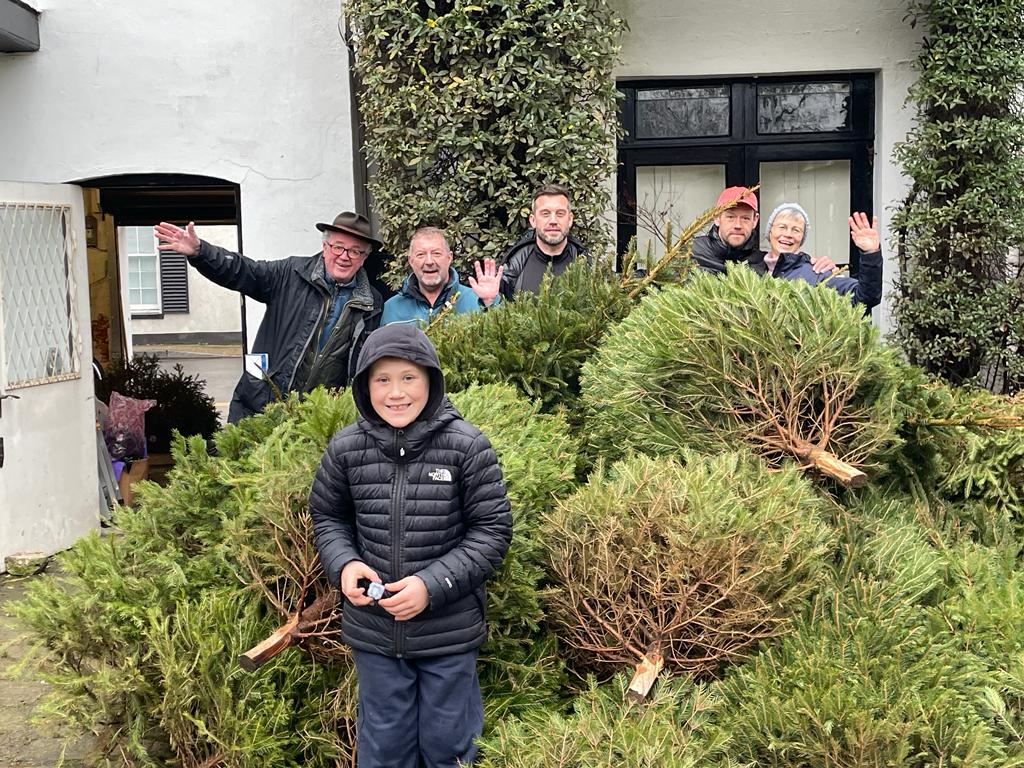 TDResidents's tweet photo. #ThamesDitton trees are down and ready for re-cycling - huge thanks to Dom Barrington-Brown and his team and to #ResidentsAssociation members https://t.co/TdHVviA99F