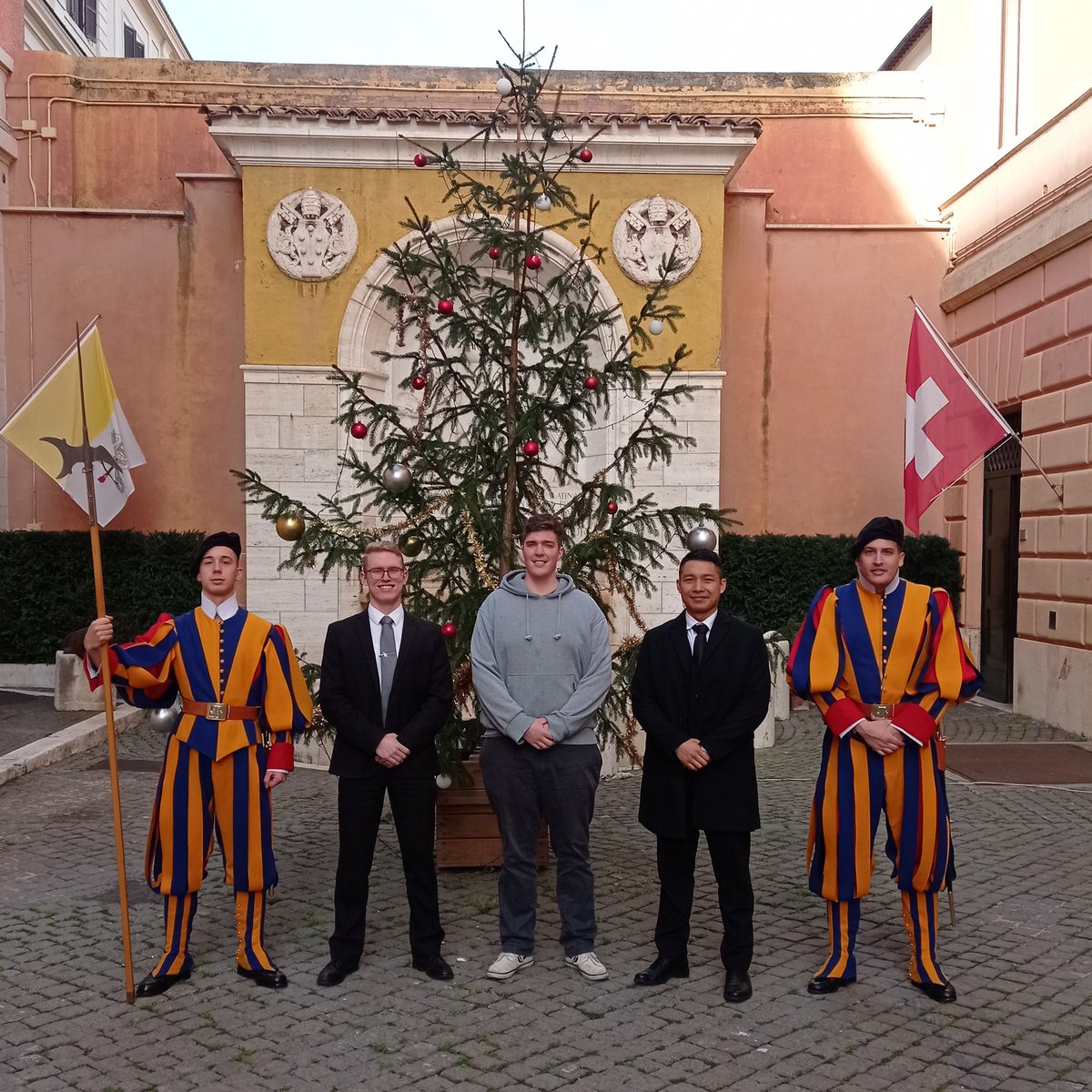 Exodus90App's tweet photo. "This not only helped to shape my life during those 90 days—prayer, asceticism, &amp; fraternity are the pillars of my life ever since."

Join these #SwissGuard men for 90 days of less noise, more freedom, and a plan for life: https://t.co/2pDW94CecS https://t.co/ONgi0w5a7N