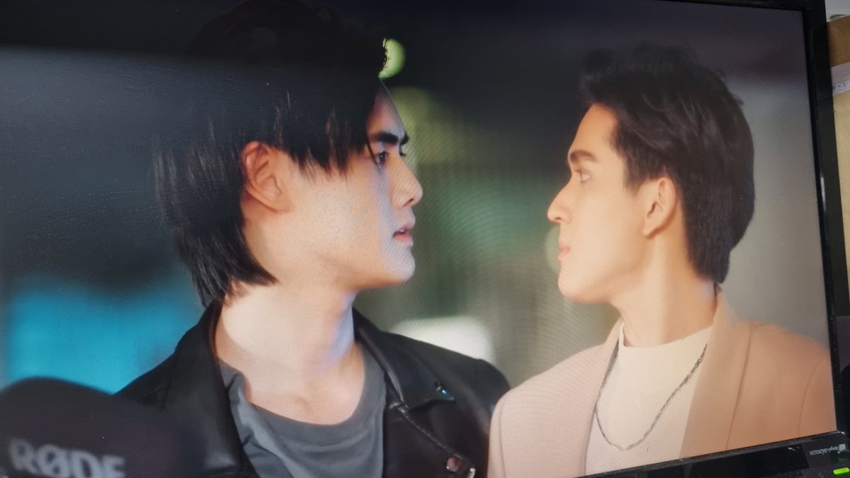 ELEmoMENT's tweet image. ฉันฟัง TIKITAKATA ทุกวันและตลอดเวลา แต่ฉันเพิ่งเลิกงานและเหนื่อยมากจนไม่อยากฟัง TIKITAKATA ที่เร็วและดัง
ถึงกระนั้น ถ้าฉันไม่เห็นลูกๆ ของฉัน เรี่ยวแรงของฉันก็จะไม่ได้สู้ๆเลย ดังนั้นวันนี้ฉันจึงเยียวยาหัวใจด้วยการดูมิวสิควิดีโอเพลงอื่นๆที่เด็กๆแสดง 💕💕 #SuperBoyProject #ELEMENTTH