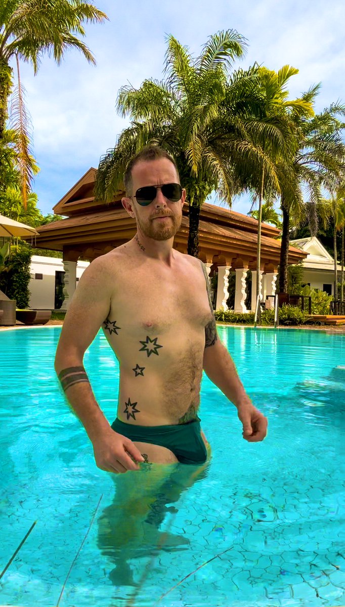 shlamps's tweet photo. Quick dip after a long hike… Happy New Year guys! https://t.co/ENG0f5liwV