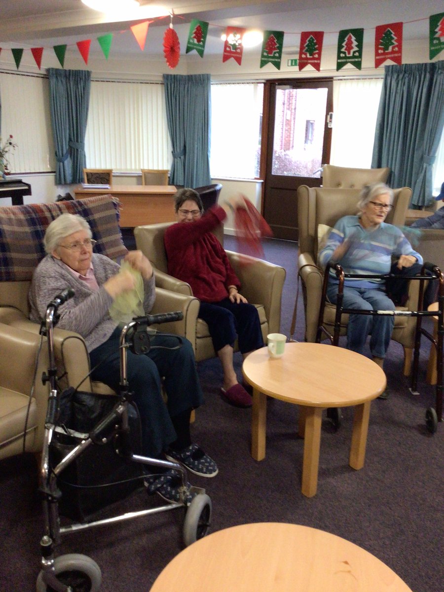RidingsBanbury's tweet photo. @RidingsBanbury @AnchorLaterLife @anchorzestwell1 #juiceintojanuary #hydration #zestzone Zest - Seated Exercises and trying our first Juice into January - Zesty Dancing Juice ๐ค https://t.co/fnLrT29B9H