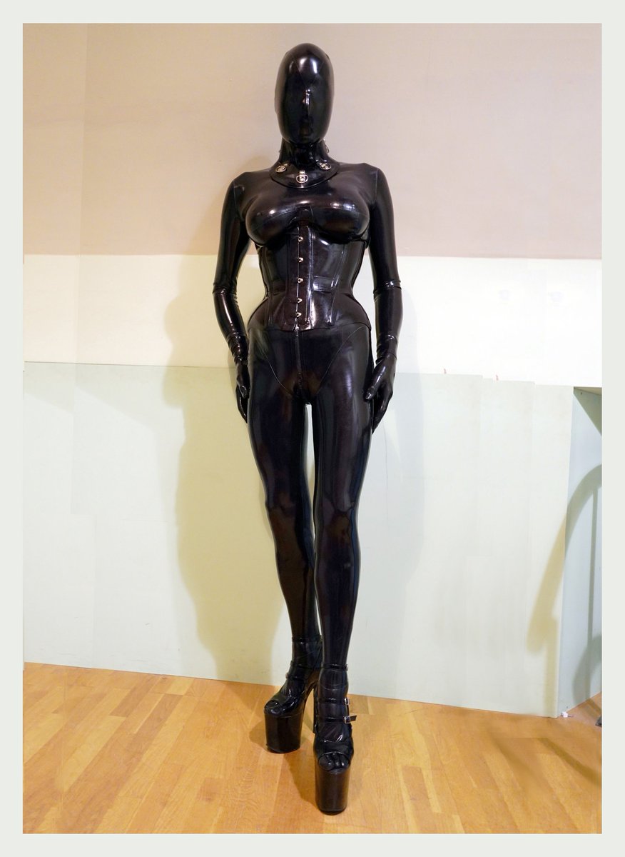 KatrinaKatwoman's tweet photo. Encased Rubber doll 🖤🖤 #rubberdoll #catsuits #latexcatsuits #rubberencasement #rubbertoesocks #rubbercorsets #tightlacing #TransDoll #latexgloves #shinylatex #hoods #latexhoods https://t.co/gm3VmfBGBv