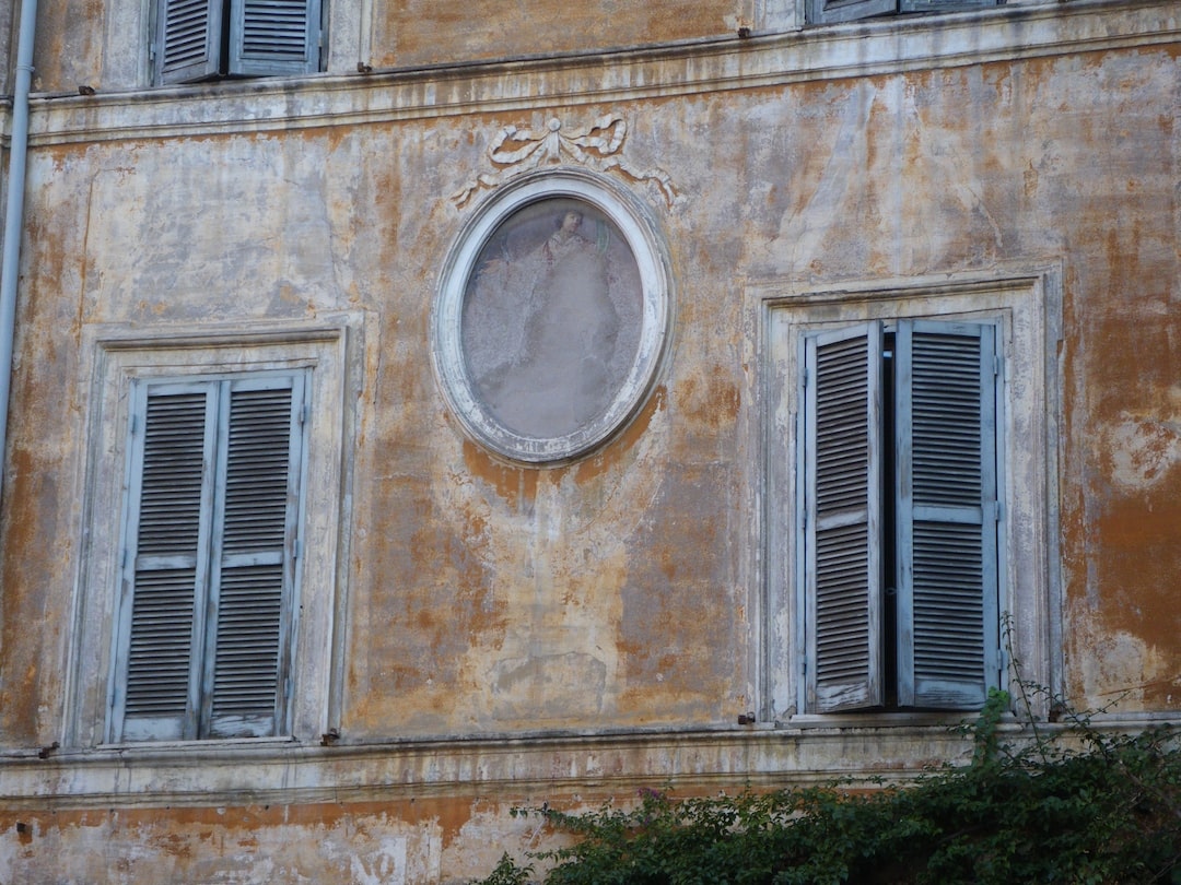 recollections's tweet photo. She walks in beauty, like the night
Of cloudless climes and starry skies;
And all that's best of dark and bright
Meet in her aspect and her eyes; 
Thus mellowed to that tender light
Which heaven to gaudy day denies....

Lord Byron
#Regency #Tuesday is poetry day #Byron in Rome https://t.co/aM2IlKShjz