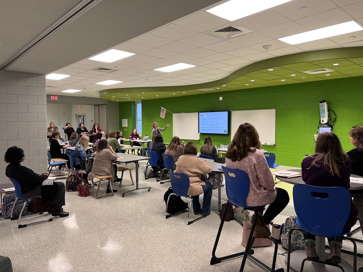 DrGfromSC's tweet image. And we are off to the races! The #personalizeCSD mini-conference is underway here at @CMSBLUEEAGLES @CloverEagles