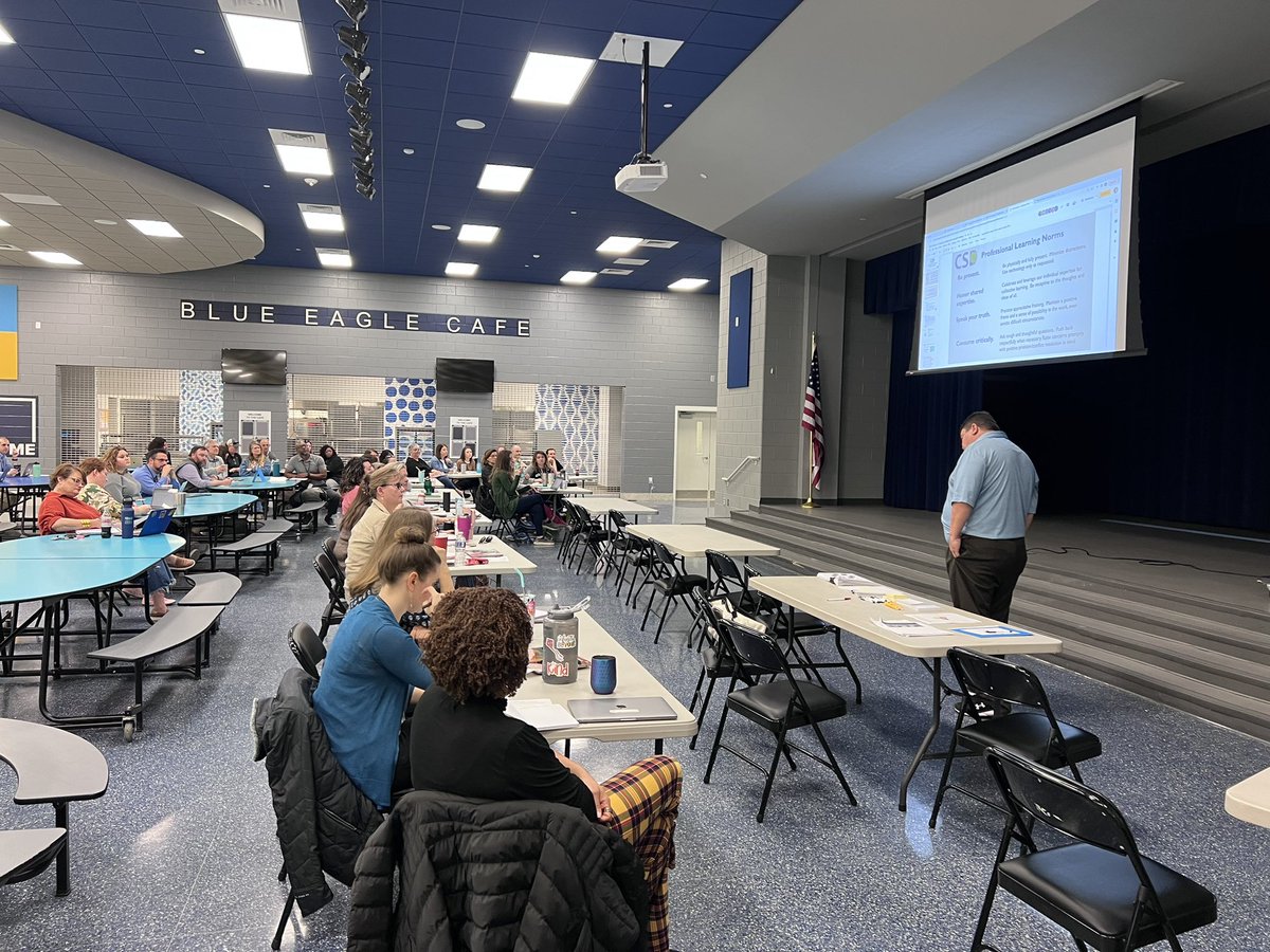 DrGfromSC's tweet image. And we are off to the races! The #personalizeCSD mini-conference is underway here at @CMSBLUEEAGLES @CloverEagles