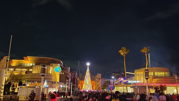 帰省して東京に帰ってきました
年越しで初めてUSJのカウントダウン行ってきましたです
花火すごかったー! 