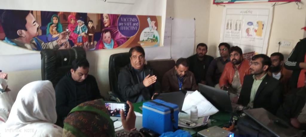 Dha_lodhran's tweet photo. Respected Dr Fiaz Ahmad Gopang CEO DHA Lodhran, Area Coordinator Dr Abid Sab , Divisional Officer EPI WHO Dr Shoukat Sab, DSO Lodhran Dr Rizwan Asghar Sab  Addressing the Participants UCMOs and Area Incharges Training Batch-II Lodhran https://t.co/kng0KFkNRM