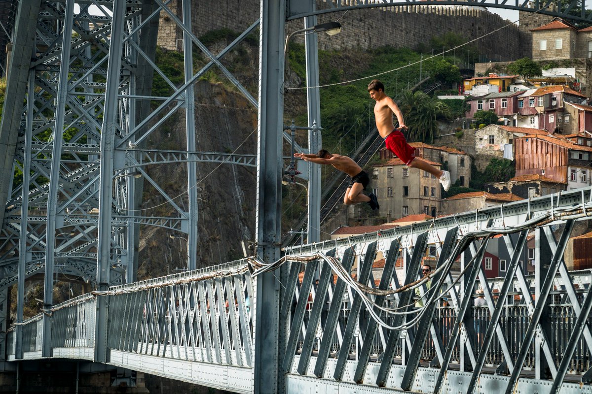 studioGRACIOUS's tweet photo. @snapsbyfox I have a similar shot from #Porto, loved it there. Very photogenic city! #Divers https://t.co/1JP1SoI1GJ