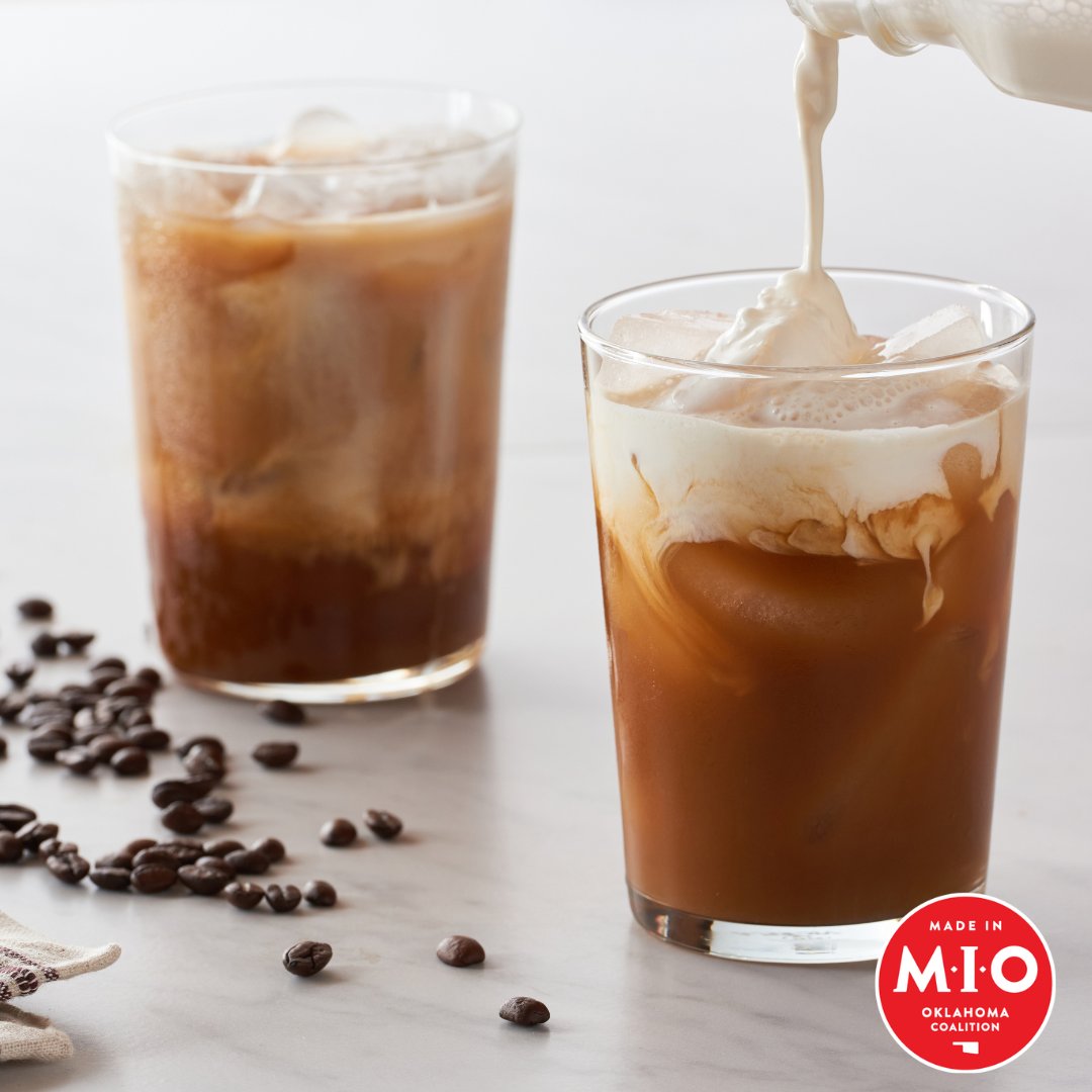 Why settle for a simple coffee &amp; breakfast bar when you could have something truly remarkable? Something like, oh, I don't know, maybe a blueberry almond granola 🫐 &amp; salted caramel cream cold brew?! It's the perfect winter breakfast combo! ✨ Grab the recipes &amp; enjoy!