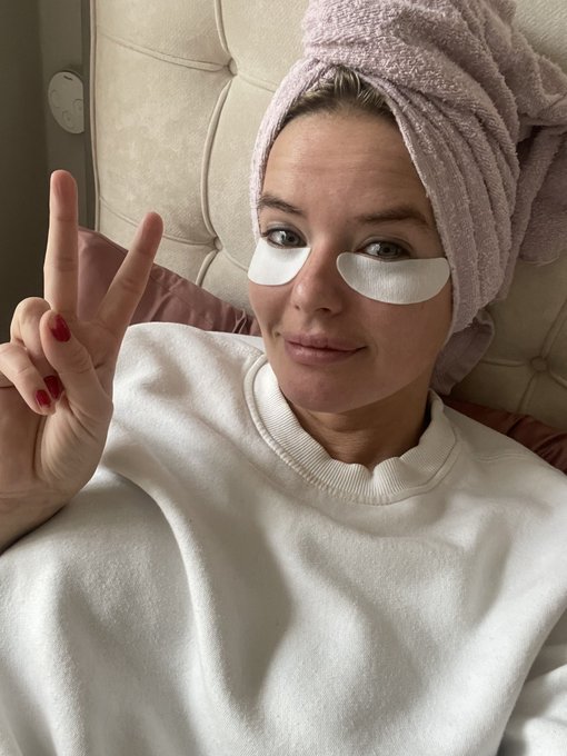 Happy new year btw #ikbenerweer https://t.co/KU0RP2c7eI<a href="/tag/ikbenerweer"class="tags">#ikbenerweer</a>