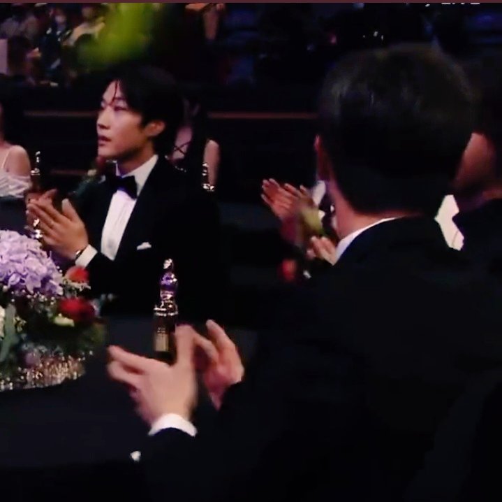 King111gogogo's tweet photo. Sungjae x yeonwoo moments in drama award
#yeonwoo #sungjae #YOOK_SUNGJAE #육성재 #연우 #GoldenSpoon https://t.co/vqoaYotW4t