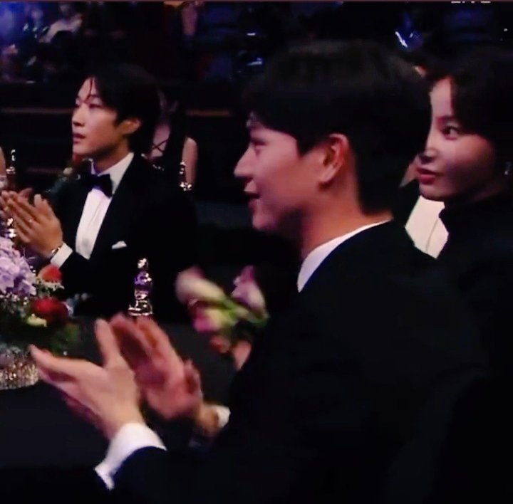King111gogogo's tweet photo. Sungjae x yeonwoo moments in drama award
#yeonwoo #sungjae #YOOK_SUNGJAE #육성재 #연우 #GoldenSpoon https://t.co/vqoaYotW4t