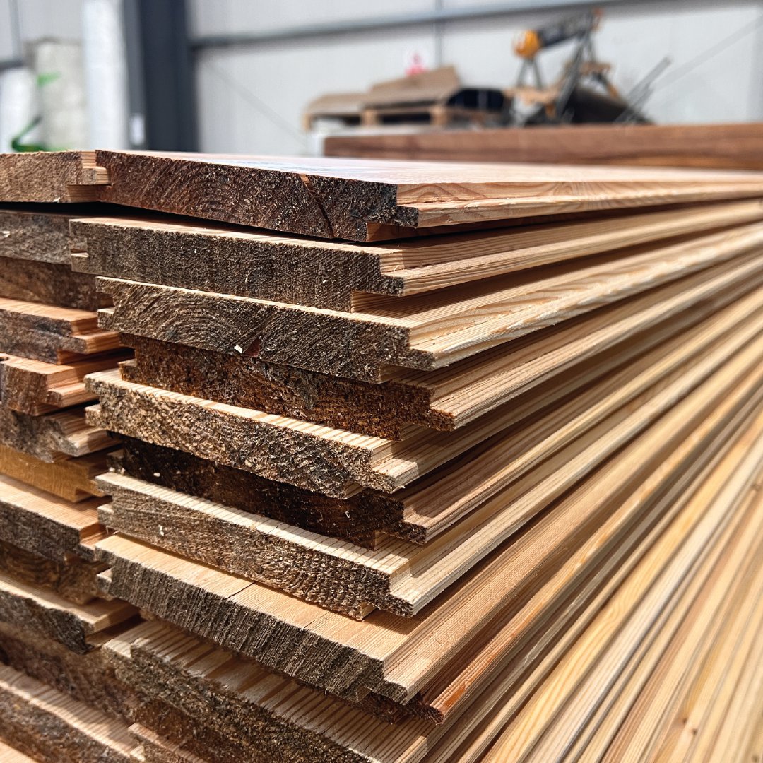 TimbersourceLtd's tweet photo. Happy 2023!🥂

We’ve started the new year with an order for some Siberian Larch machined to a Shadow Gap T&amp;G (TLAT) profile which will be used for exterior cladding 🔥

#timber #timbermerchant #woodworking #larch #larchcladding #siberianlarch #customercare #tuesdayvibe #project https://t.co/xTkkAvb5o7