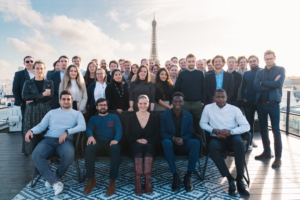 Une vision n'est rien sans une équipe pour la porter !

En 2022, ce sont 13 nouveaux collaborateurs qui ont rejoint la team Mata. Ils sont motivés et passionnés, prêts à porter haut nos valeurs en 2023.

Toute l’équipe vous souhaite une belle année !

Real Estate by Real People