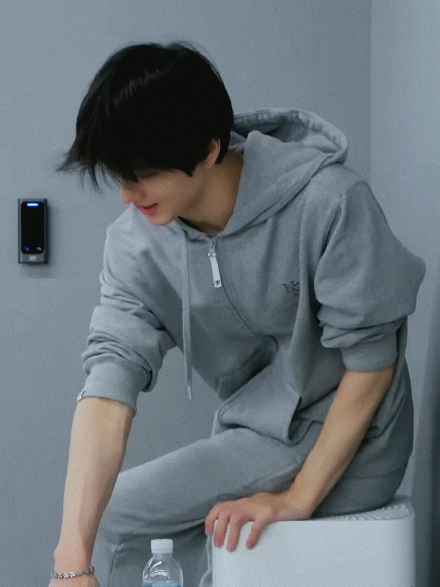 Jisungfess's tweet photo. girl don't need a boyfriend.
GIRL JUST NEED PARK JISUNG! ONLY 😭 https://t.co/VZMKFrNcTr