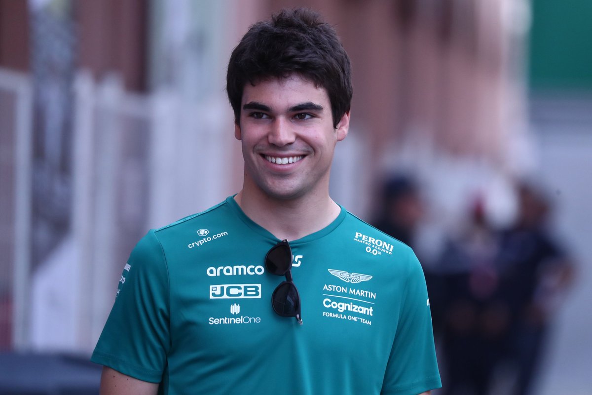 ElReyGuiri's tweet photo. 🚨 Otro aspecto interesante que comenta @VirutasF1 es en relación a los motores.

Mercedes se queda los mejores motores que fabrica y el resto los destina a sus clientes.

De los que recibe Aston Martin, los mejores motores van para Stroll. https://t.co/OGOoerN3cd