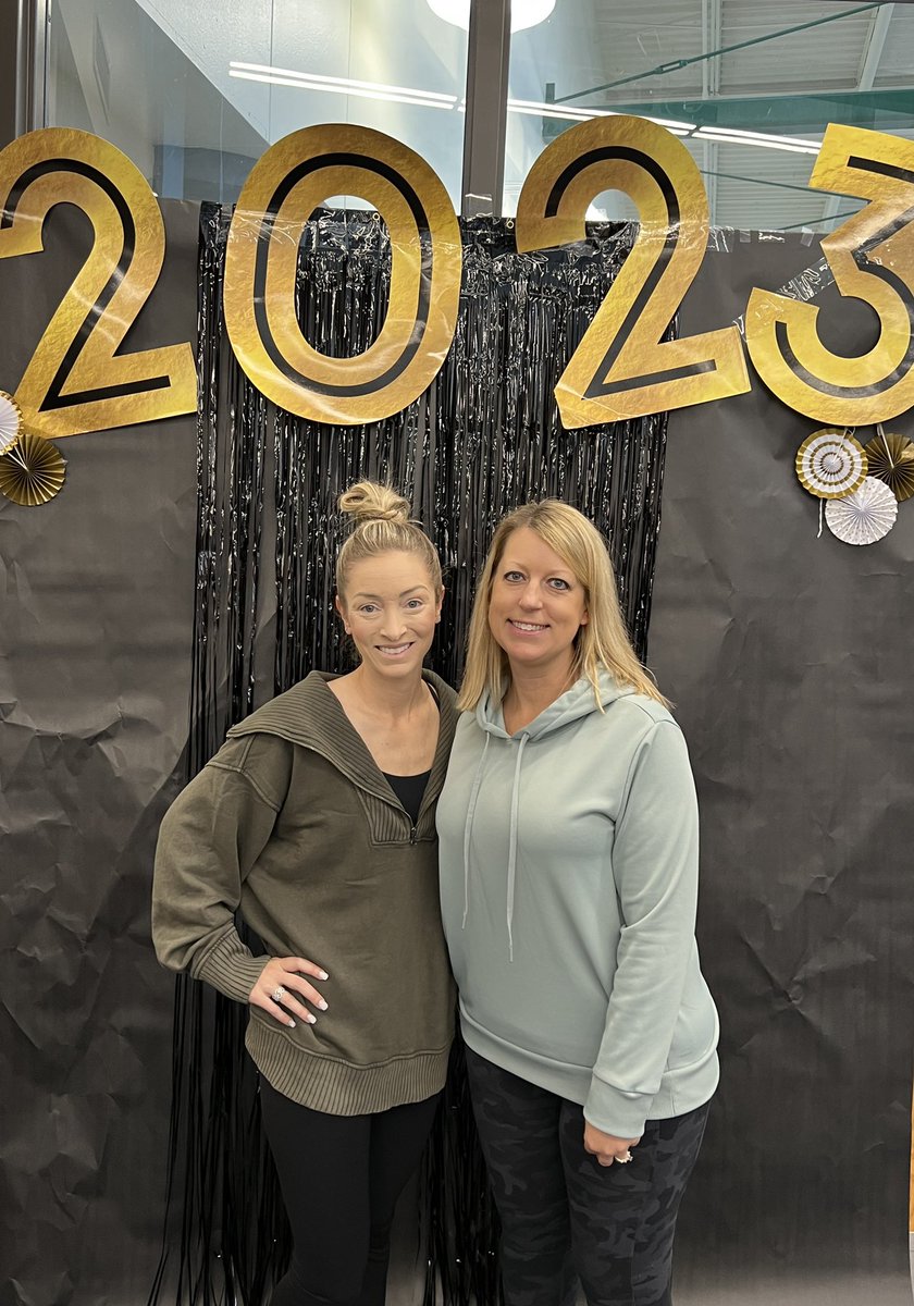 ashleymgarcia85's tweet photo. So thank for my 2023 accountability partner! @MrsBeardenMISD #walstars #mymisd https://t.co/yoH7AFKop3