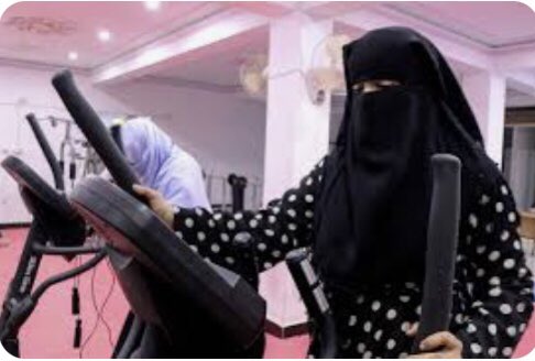 AnarckBlackCat's tweet photo. #Afghanistan 👉🏻Women will No longer Play Sports❗️The TALIBAN say👉🏻”It’s No Appropriate”‼️
The Deputy Minister for Culture👉🏻 Ahmadullah Wasiq has gived an Interview on AustalianTV👉🏻”The Islamic Emirate will Not Allow Women to be Exposed❗️#Protests Continue in #Kabul https://t.co/Sn4AtEnkaB