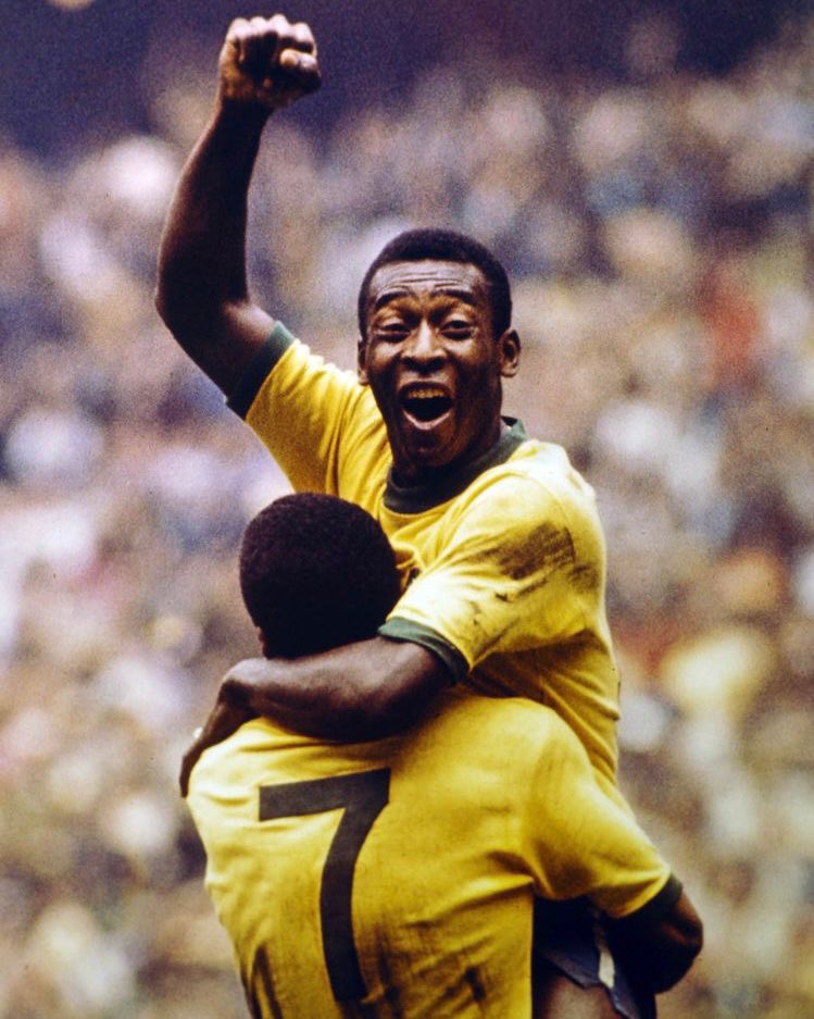 eduardopaes's tweet photo. A Avenida Radial Oeste que circunda o Maracanã passará a se chamar amanhã de Avenida Pelé!  O decreto sairá publicado no Diário Oficial de amanhã! https://t.co/f8nuhbhCR1