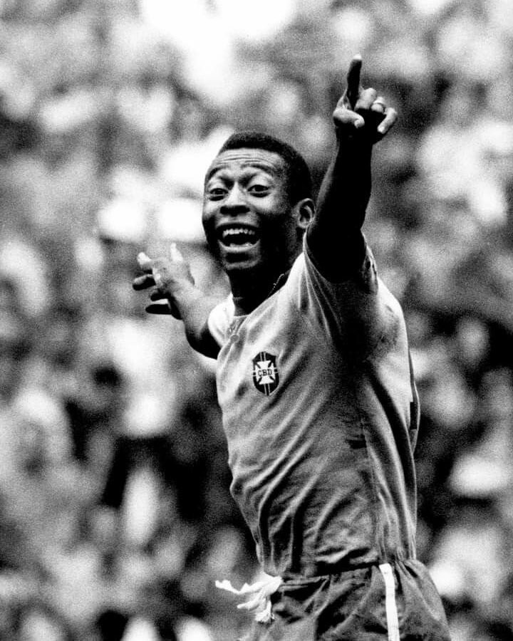 eduardopaes's tweet photo. A Avenida Radial Oeste que circunda o Maracanã passará a se chamar amanhã de Avenida Pelé!  O decreto sairá publicado no Diário Oficial de amanhã! https://t.co/f8nuhbhCR1