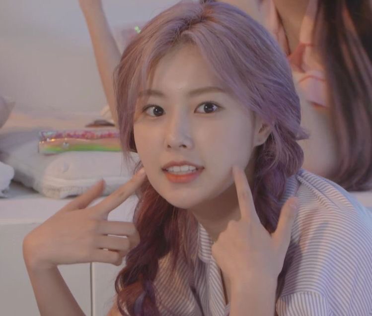 Hyewonie. tweet media