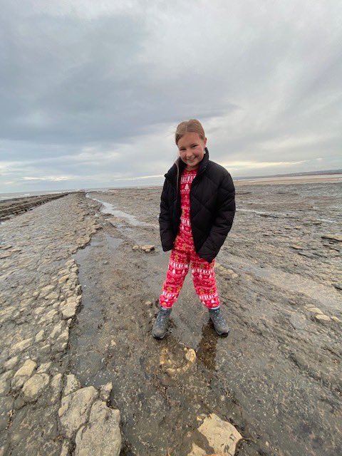 OPS_OratoryPrep's tweet photo. Year 6 OPS pupil Abigail has been enjoying a busy Christmas break, including:

🐴 Attending the London International Horse Show, meeting her idol Harlow, a @YouTube star
🌊 Finding fossils along the North Yorkshire coastline
🏇Practicing in her new riding gear

#OPSChristmas https://t.co/ACqnrOo12l